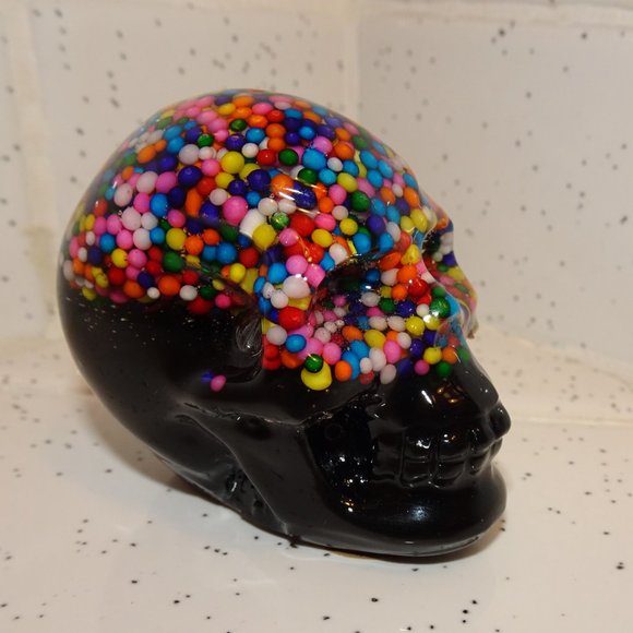 Small Rainbow Sprinkles Resin Skull oddity curiosity witchy pastel goth gothic - Picture 13 of 15